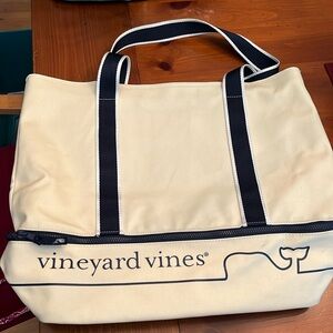 Target/Vineyard Vines Collaboration beach bag from 2019/2020.